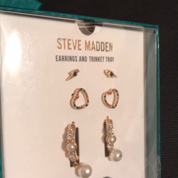 Steve Madden: Earrings & Trinket Tray - Picture 4 of 7